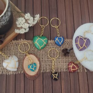 Porte-clés cœur résine style Kintsugi